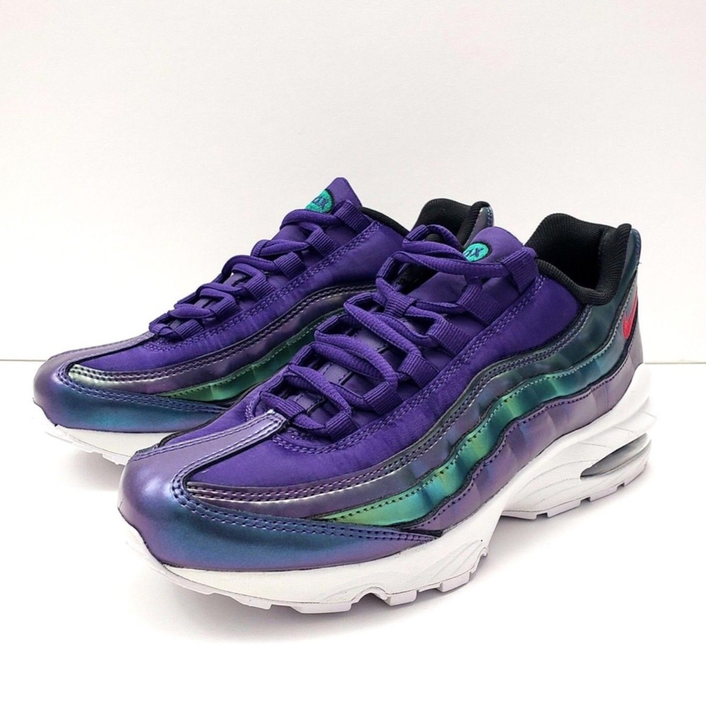NEW Nike Air Max 95 SE Running Shoes Grade School 7Y or Womens Size 8.5